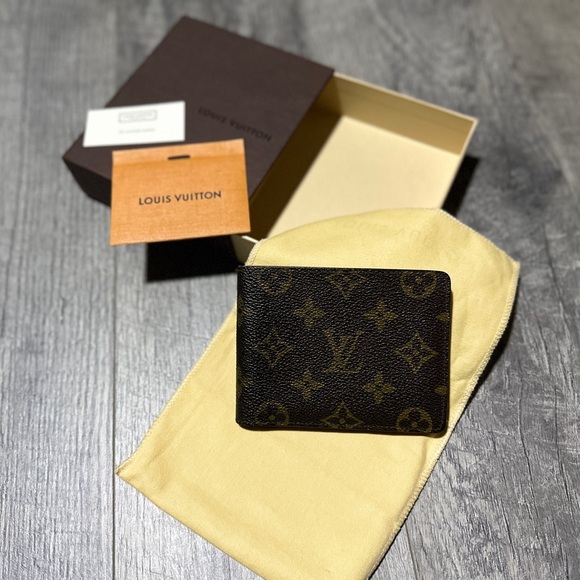 Louis Vuitton Multiple Wallet - Monogram (Bifold) - Picture 4 of 16